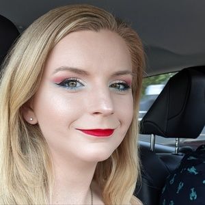 Meet your Posher, Dominique